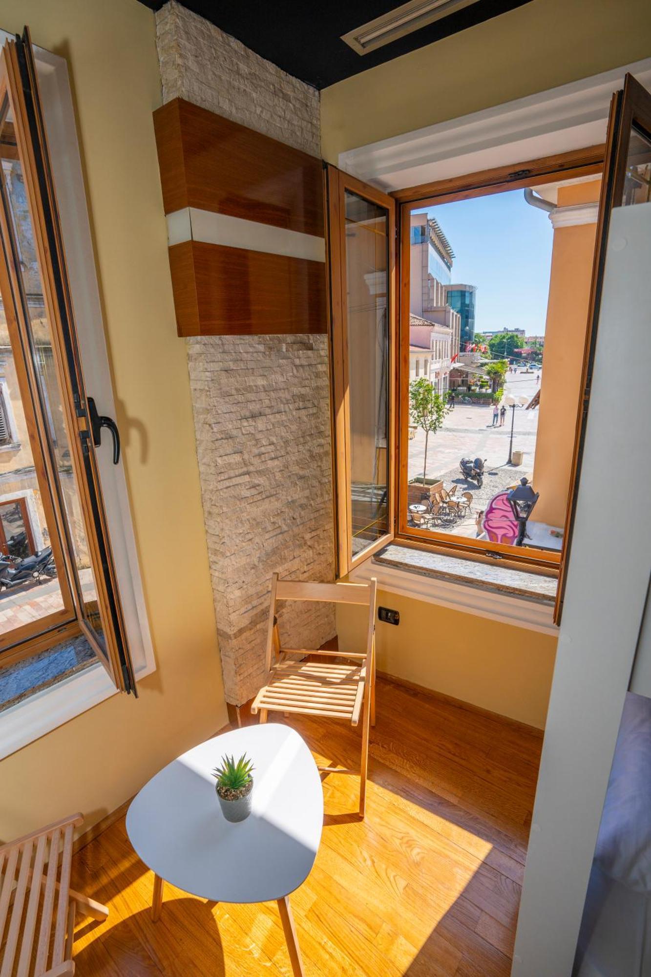 Terrace Hostel & Lounge Bar Shkoder Exterior photo